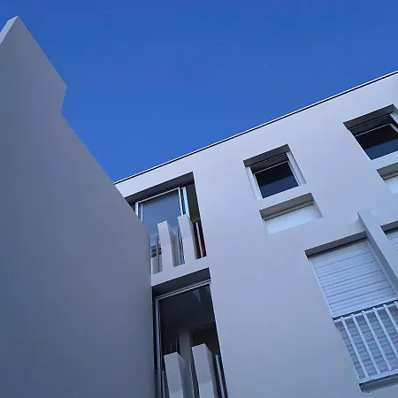 Entre Pinède Et Océan *