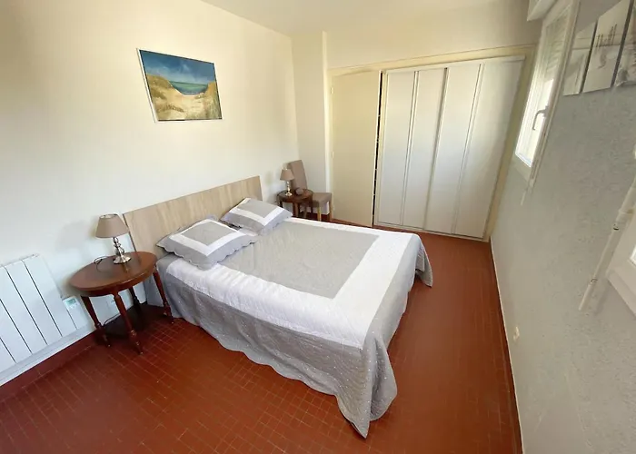 Entre Pinède Et Océan