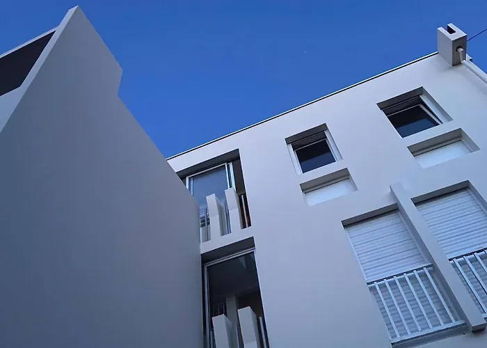 Entre Pinède Et Océan *